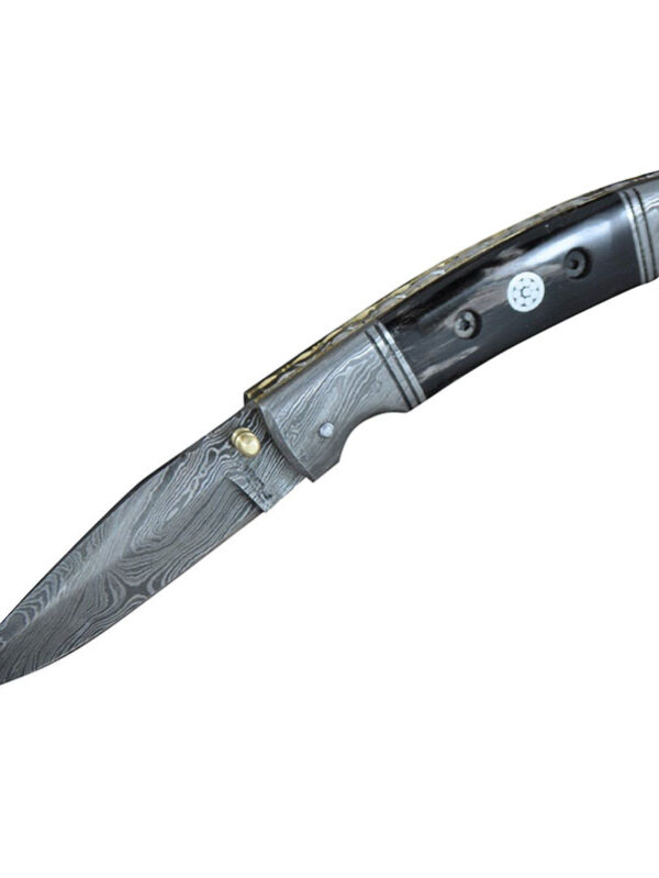 High-Quality Damascus Blade Hunting Knife – Built to Last
