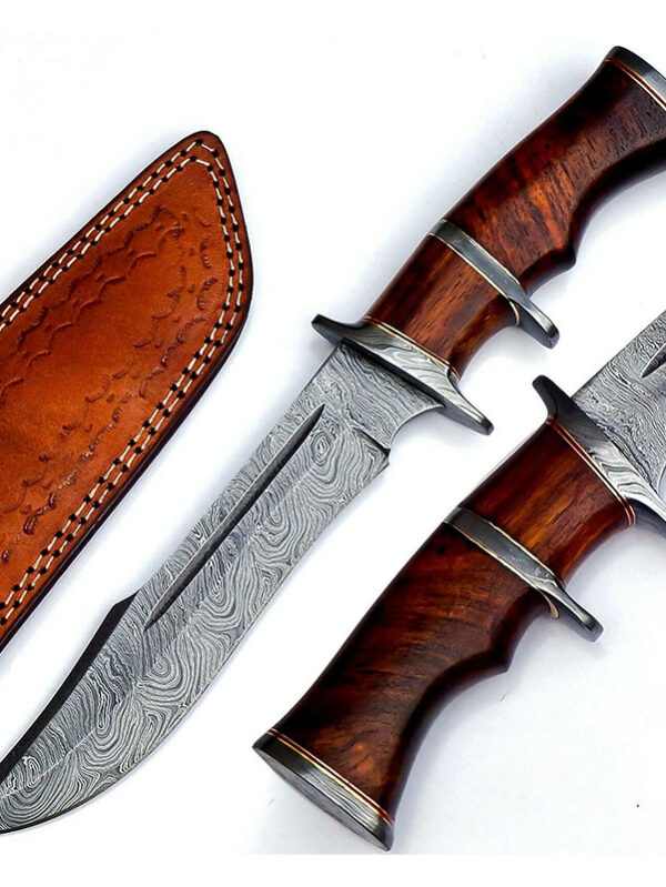 Artisan Damascus Steel Hunting Knife – Sharp Edge, Stylish Design